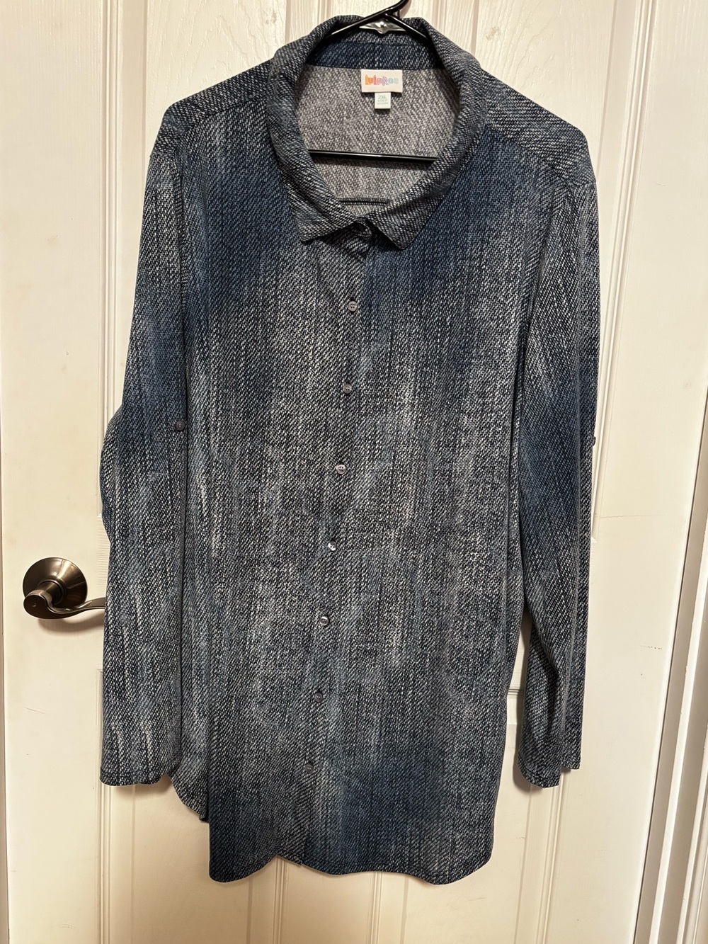 Lularoe Like New 2XL Valentina Button Long Sleeve Shirt Blue Denim Look